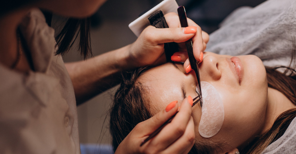 Curso de Alongamento de Cílios Gratuito (Online)